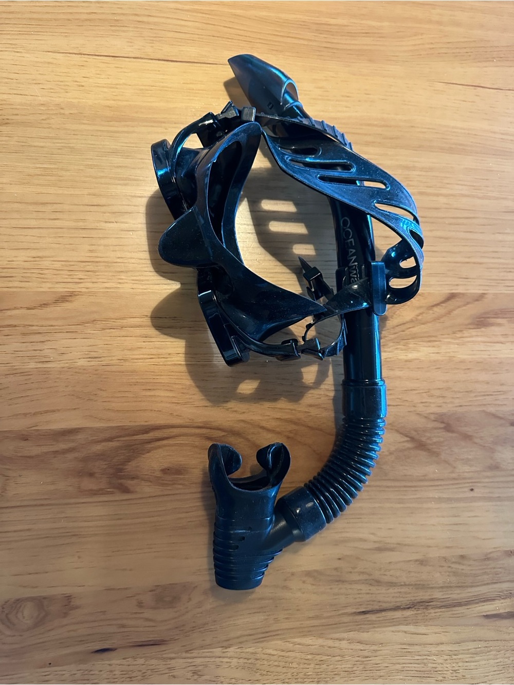 Black Mask Snorkel Breathing Tube with Flexible Corrugated Hose
